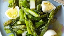 Ova osvježavajuća i zasitna salata obiluje vitaminima i čisti organizam