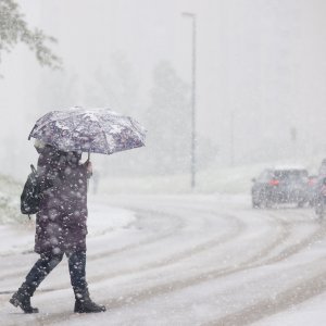 Snijeg zabijelio Sarajevo nakon izrazito toplih dana