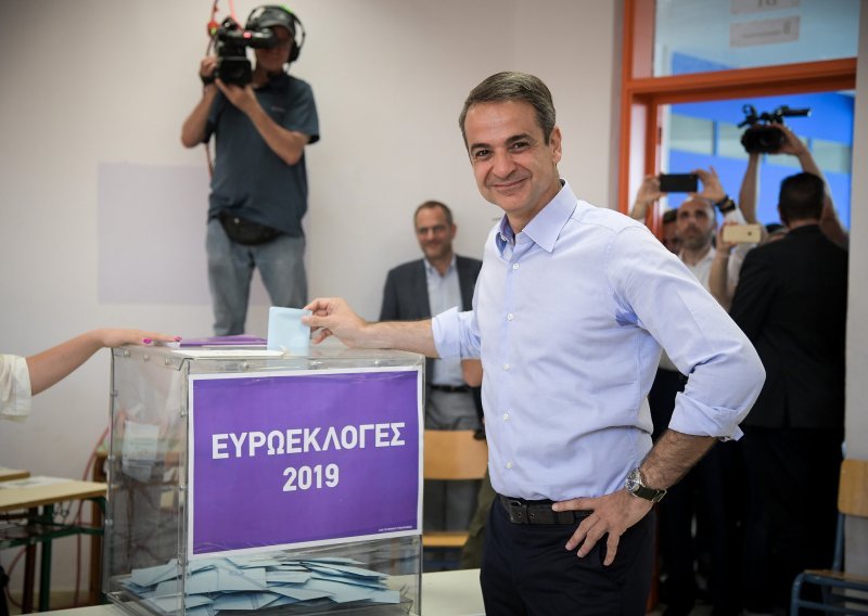 Desnica nadmoćno pobijedila na lokalnim izborima u Grčkoj
