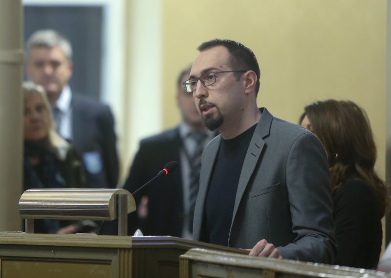 Oporba otišla iz Skupštine i tvrdi da su Bandić i HDZ glasali za 53,7 milijuna eura štetnu odluku