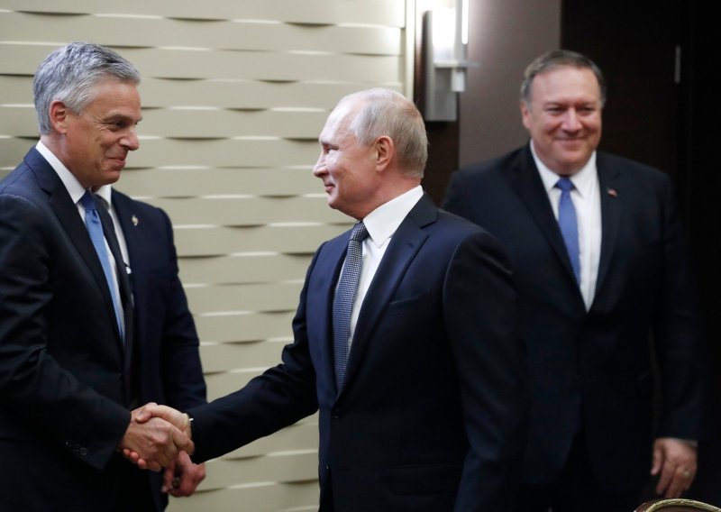 Rusija će zabraniti think-thank koji vodi američki veleposlanik