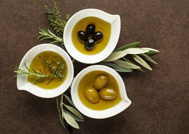 Evo kako ćete znati da je maslinovo ulje koje kupujete ne samo kvalitetno već i iznimno zdravo