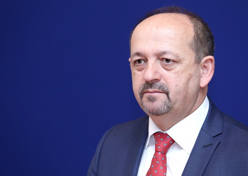 Lovrinović: Ministarstvo financija i Vlada primarno podrivaju, narušavaju, monetarni suverenitet zemlje i povjerenje u kunu