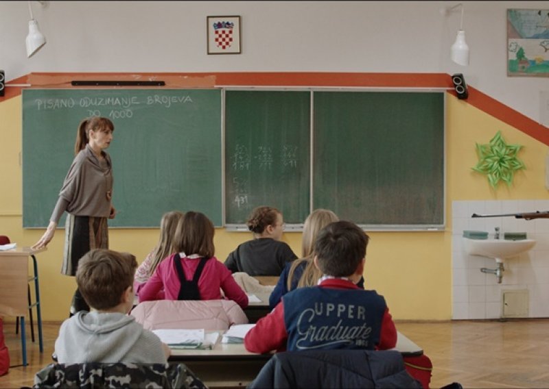 'Dopunska nastava' - film o talačkoj krizi u jednoj hrvatskoj osnovnoj školi koji lijepo sjecka našu svakodnevnicu