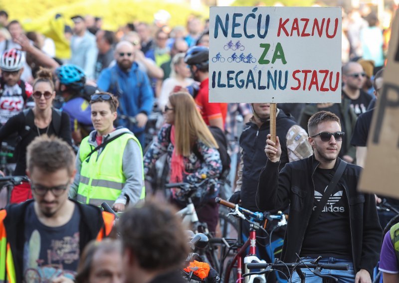 Sindikat biciklista: Zagrebačke vlasti prijete biciklistima