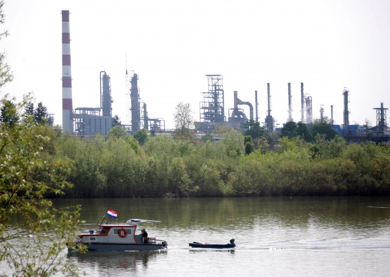 'Novo onečišćenje zraka u S. Brodu nema veze s rafinerijom'