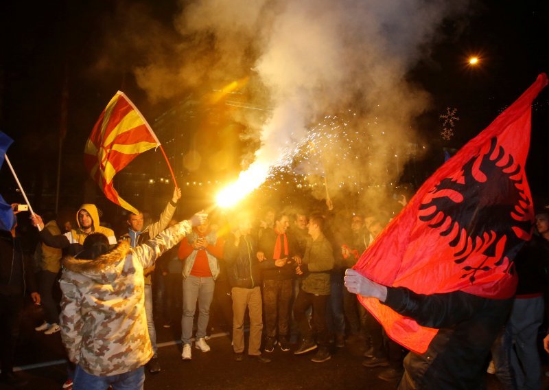 Tijesni rezultati izbora u Makedoniji, bez Albanaca nema nove vlade