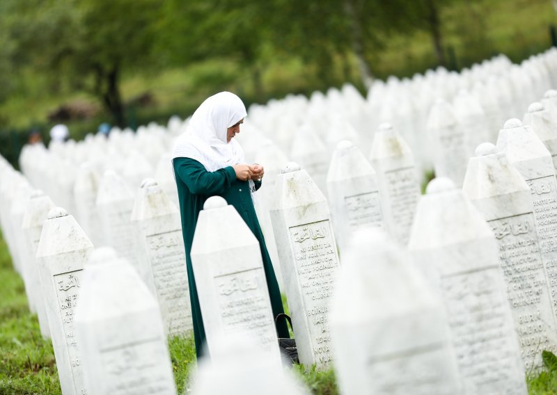 Panel: Dvadeset pet godina nakon Srebrenice još se relativizira zločin genocida
