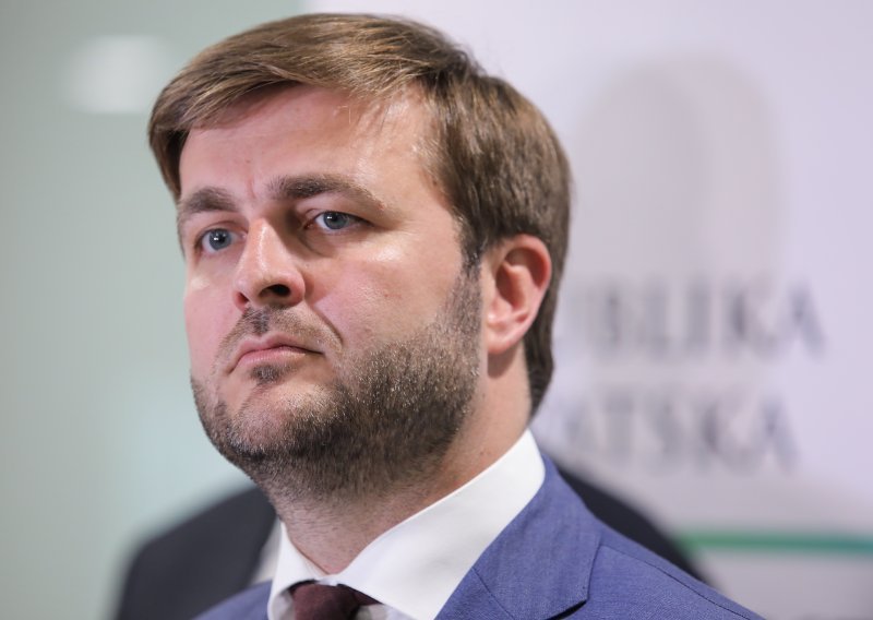Ministar Ćorić odgovorio Milanoviću: 'Savjetnici ga nisu dobro brifirali. Procjene agencija su itekako relevantne'