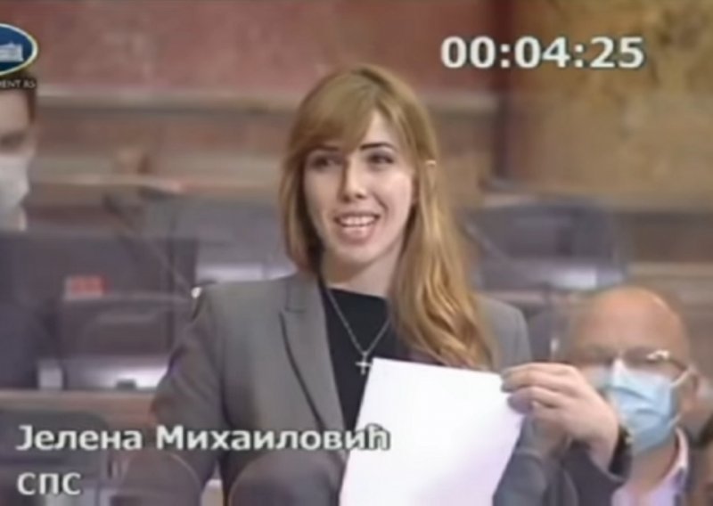 'Rezultati, rezultati, pa tek onda ponovni mandati': Poslušajte kako repa mlada zastupnica u srpskom parlamentu