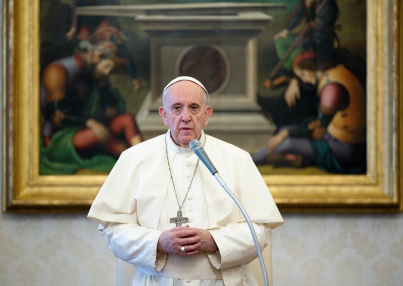 Vatikan: Papine izjave o gej brakovima ne mijenjaju doktrinu Crkve