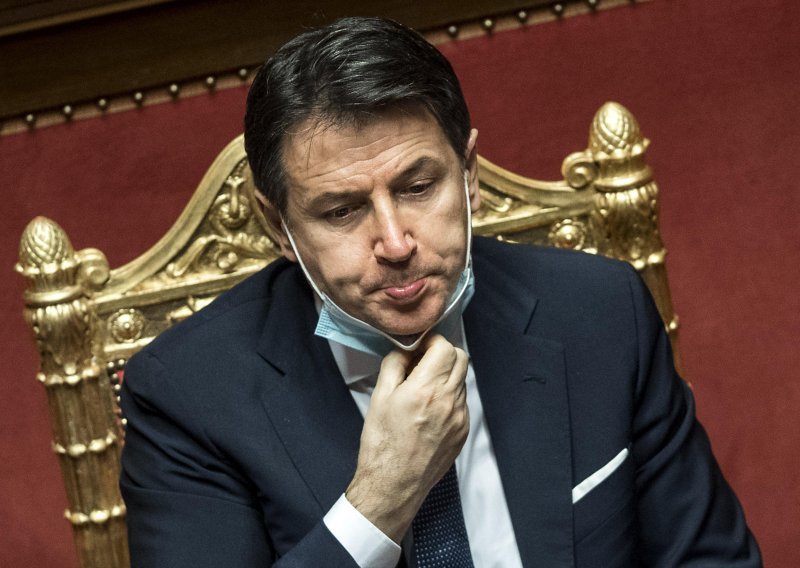 Tijesnom većinom izglasano povjerenje talijanskom premijeru Conteu