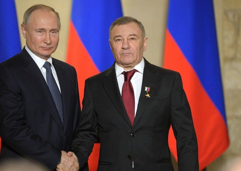 Milijarder Arkadij Rotenberg tvrdi da je vlasnik 'Putinove palače'
