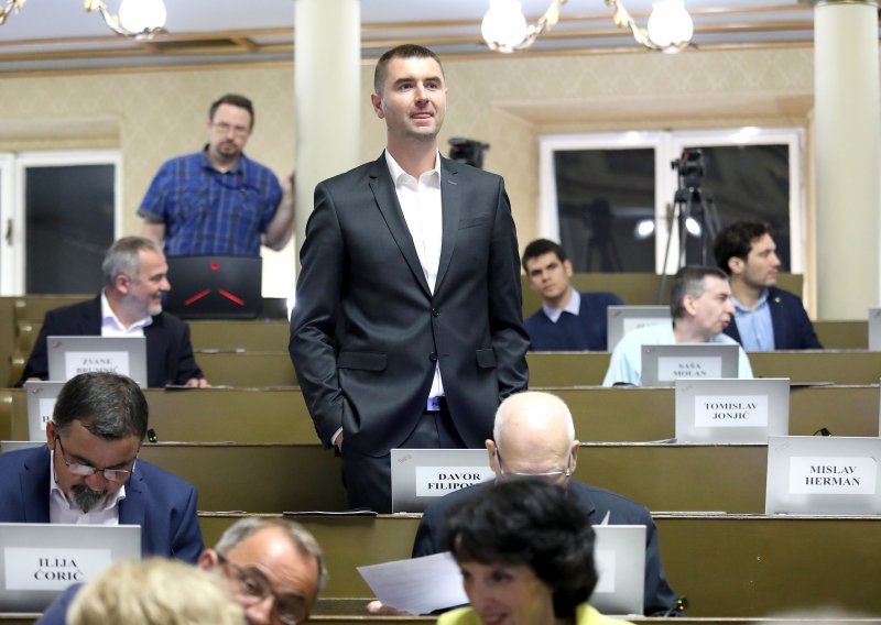 Sarajlija rođenjem, Davor Filipović doktorirao je ekonomiju već s 26 godina. 'On je najbolje što trenutno može ponuditi za gradonačelnika'