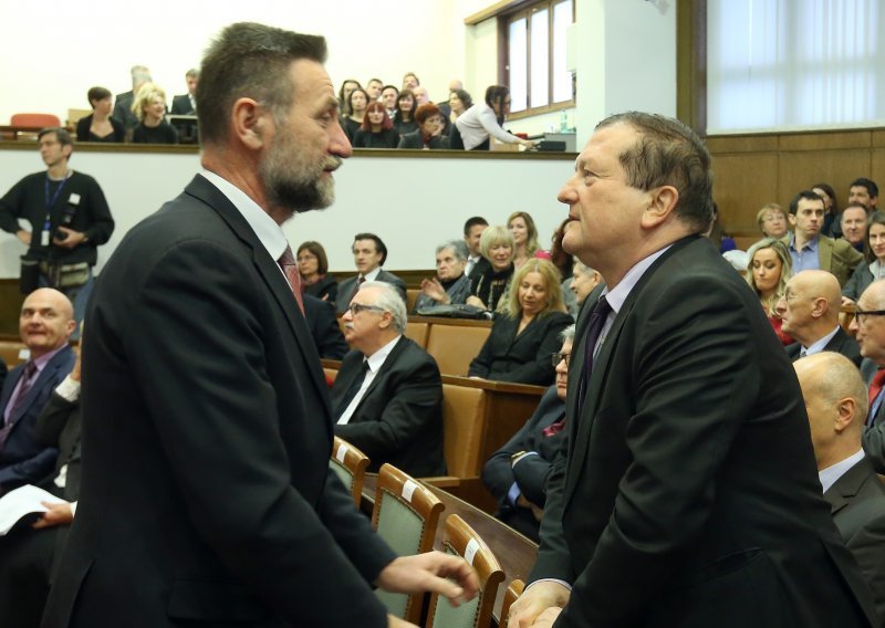 Zagrebački Senat većinom glasova podržao smjenu dekana Barišića