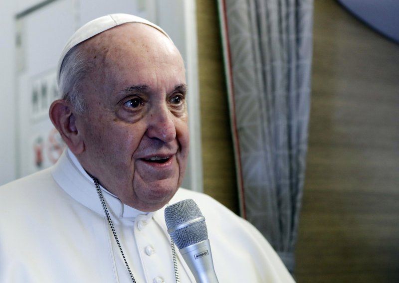 Papa doputovao u povijesni posjet Iraku