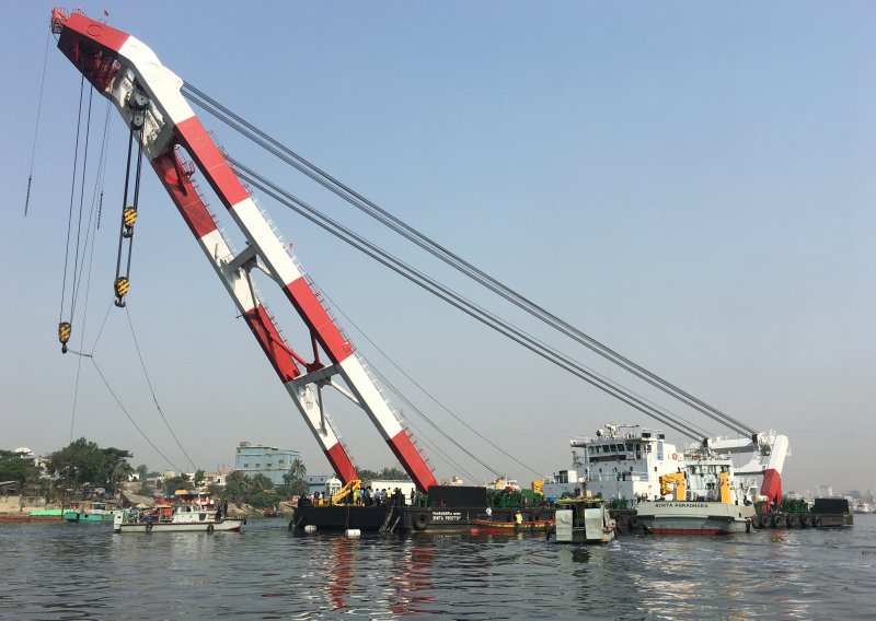 Najmanje 26 poginulih u sudaru čamca i teretnog broda u bangladeškoj rijeci