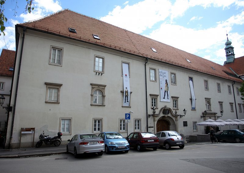 Hrvatski povijesni muzej u Klovićevim dvorima s izložbom o mačevima