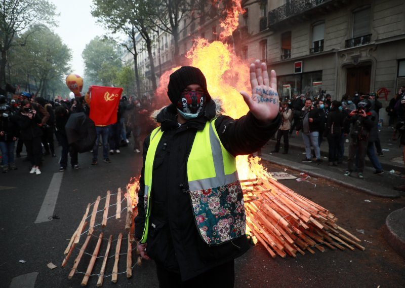 Unatoč ograničenjima tisuće Francuza sudjelovale u prvomajskim prosvjedima