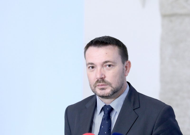 Bauk objasnio što slijedi nakon raspuštanja zagrebačkog i brodskog SDP-a: Došlo je vrijeme da vodstvo poduzme određene mjere