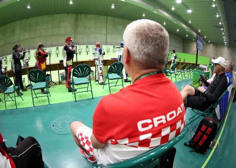 Loše vijesti iz Tokija; nakon povratka s treninga pozlilo trofejnom hrvatskom treneru, hitno je prevezen bolnicu, a oglasio se HOO