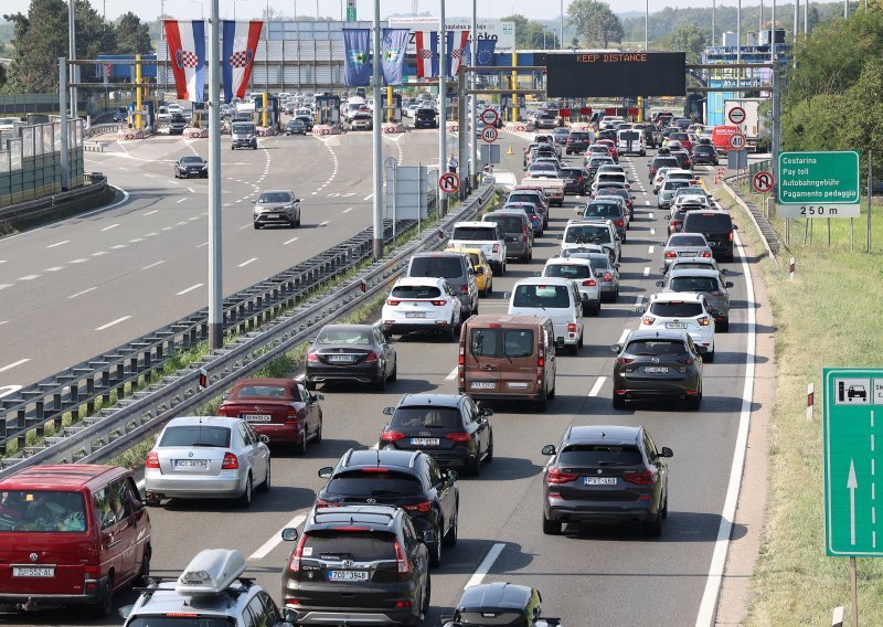 Na autocestama za vikend naplaćeno 25 posto više cestarina nego lani