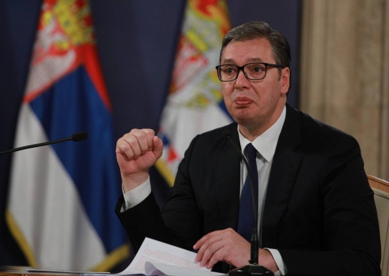 Vučić poručio da je iznimno važan odlazak do zuba naoružanih kosovskih specijalaca pa najavio potez koji se neće svidjeti Prištini