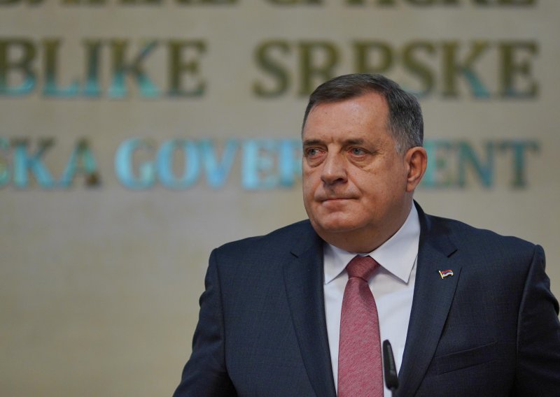 Dodik izvrijeđao oporbu u Parlamentu Republike Srpske; oni mu uzvratili: Tata ti trabunja