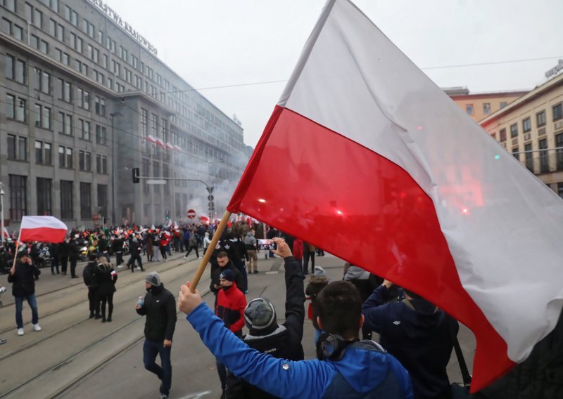 Poljaci prosvjedovali protiv zakona o medijima