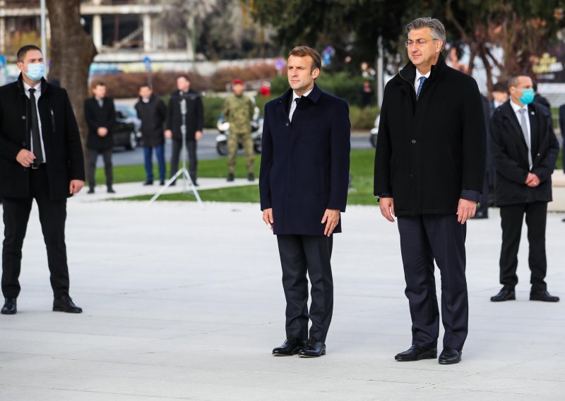 [FOTO] Macron prvi strani državnik koji je položio vijence kod Spomenika domovini