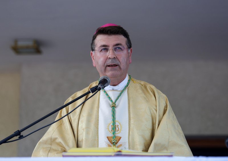 Biskup Šaško protiv ukidanja mjere roditelj odgojitelj