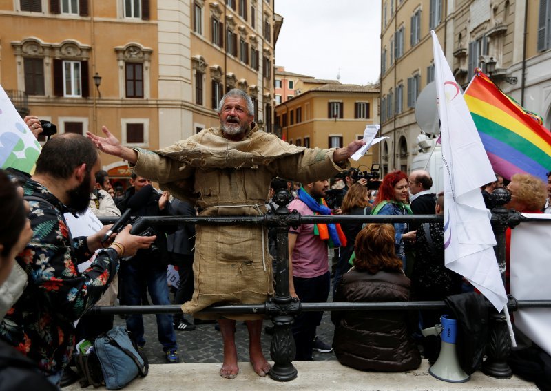 Poraz Crkve u Italiji: Legalizirano civilno partnerstvo