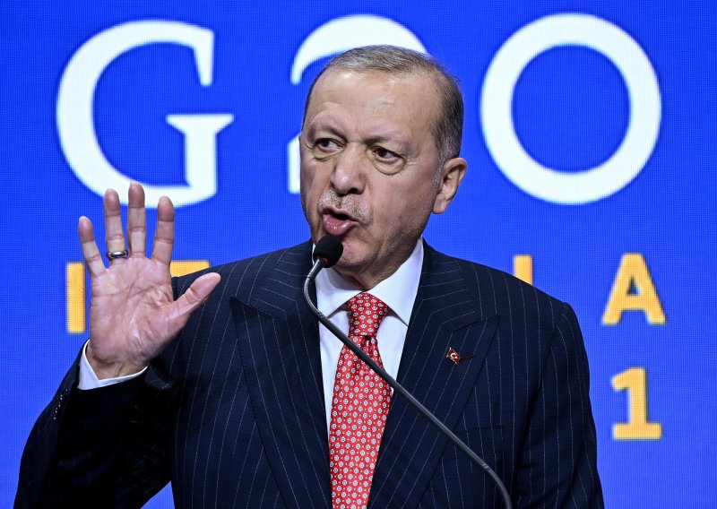 Erdogan prijeti medijima odmazdom ako objave 'štetni' sadržaj