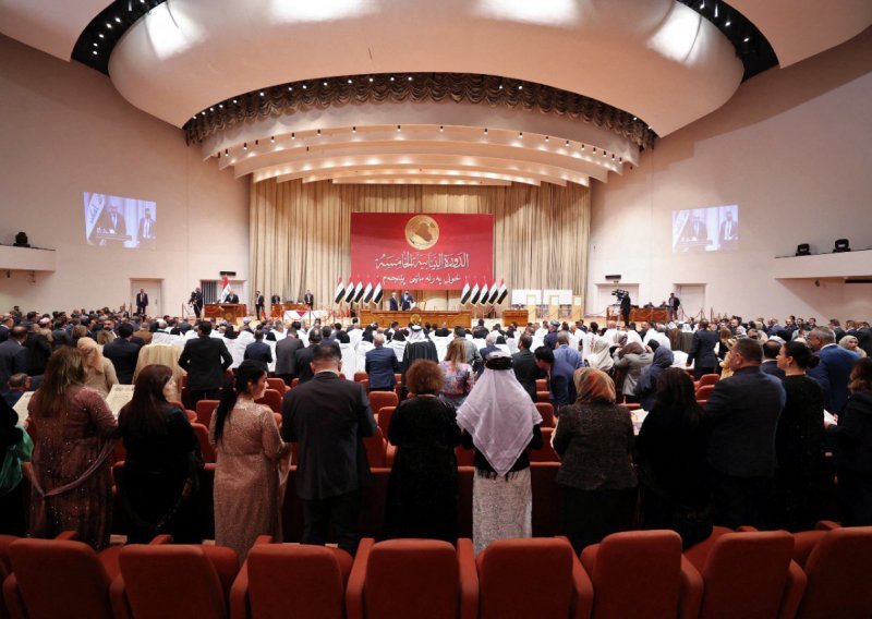Sukobi zastupnika na inauguralnoj sjednici novog iračkog parlamenta