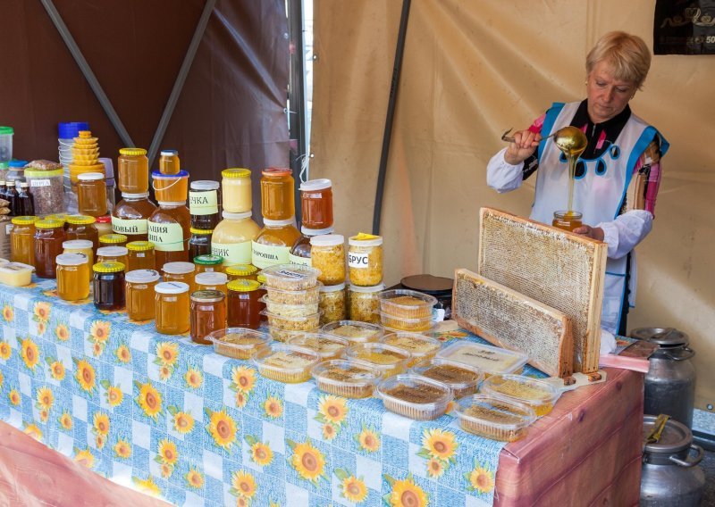 Razotkrio lažnjak na jarunskoj tržnici: 'Gledaju kupce u oči i prodaju im patvoreni med'