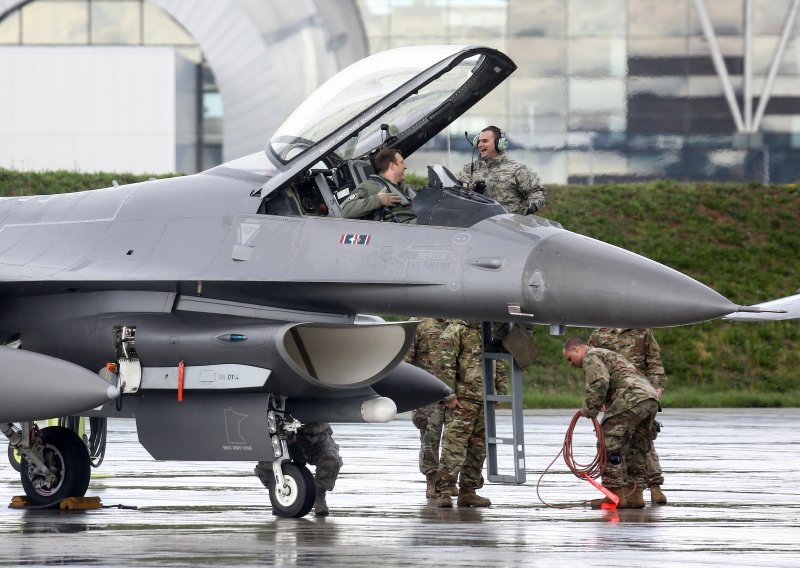 Američki F-16 na Plesu kao potpora kolektivnoj obrani NATO-a u jugoistočnoj Europi