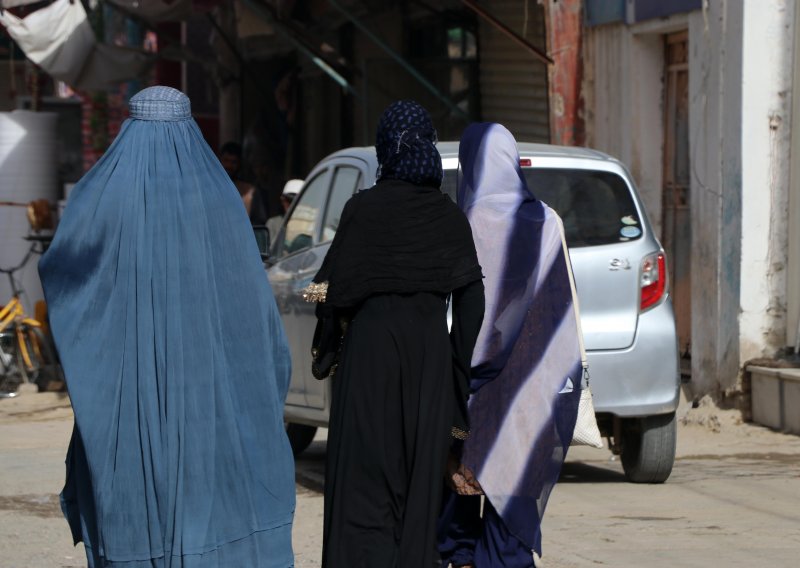 G7 poslao poruku talibanima: Prestanite ograničavati prava žena