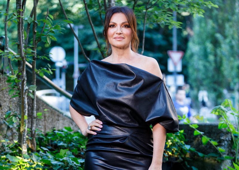 Posebno je zablistala: Nina Badrić predstavila novi album u laskavoj haljini od kože