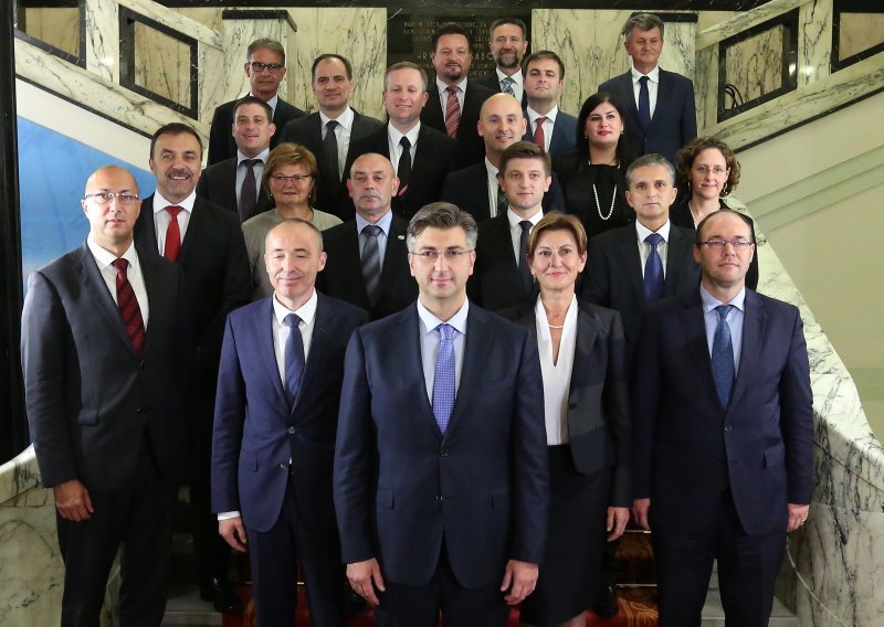 Ovo je bio sastav Plenkovićeve vlade kad je preuzeo Banske dvore. Pogodite koliko je ministara ostalo u njoj do danas
