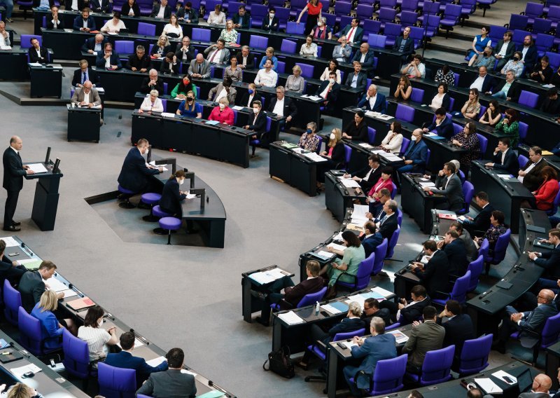 Bundestag prihvatio dalekosežnu rezoluciju o BiH i odobrio slanje vojske, pogledajte tko je bio protiv