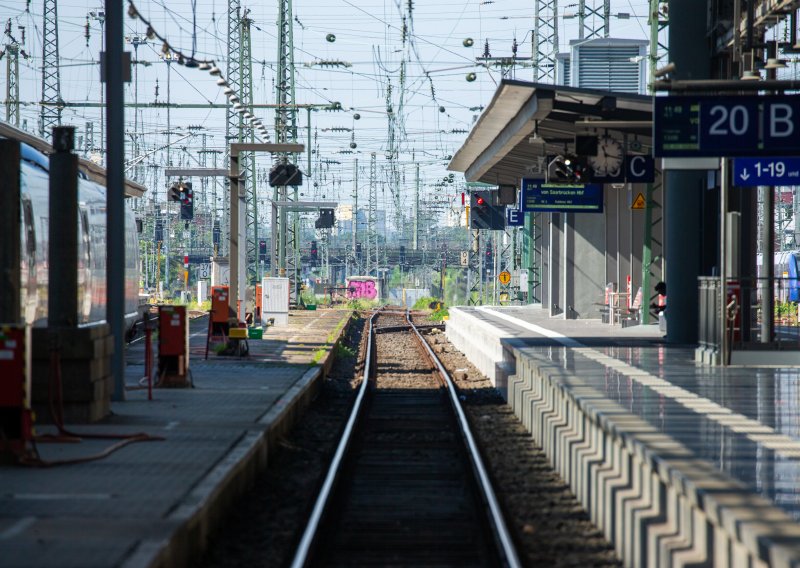 Njemačka željeznica zaposlenicima plaća bonus za štednju energije, nagradit će ih s dodatnih 100 eura