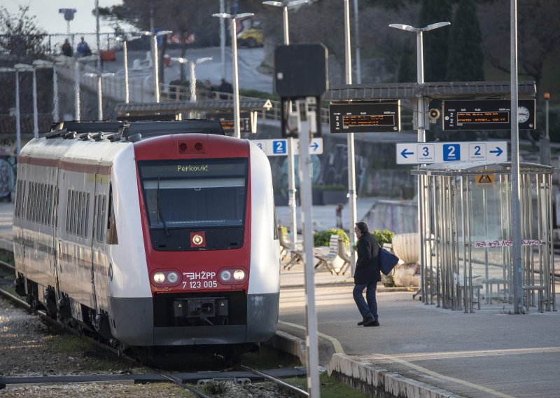Od ukupno 3,5 milijardi eura, u obnovu pruge Zagreb - Split utrošit će se 100 milijuna. Iz HŽ-a su nam otkrili i koliko će to skratiti putovanje