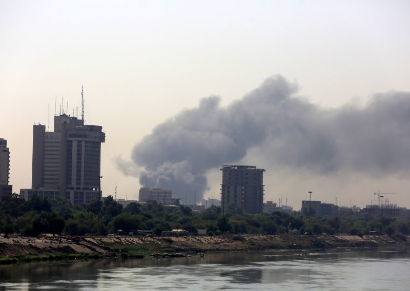 U Bagdadu deset ranjenih, rakete padale u dio grada gdje se nalazi parlament u kojem se upravo bira novi predsjednik
