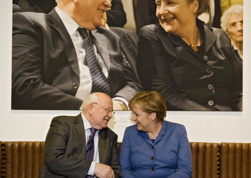 [FOTO] Merkel: Gorbačov je ispisao svjetsku povijest, pokazao je kako jedan državnik može promijeniti svijet nabolje