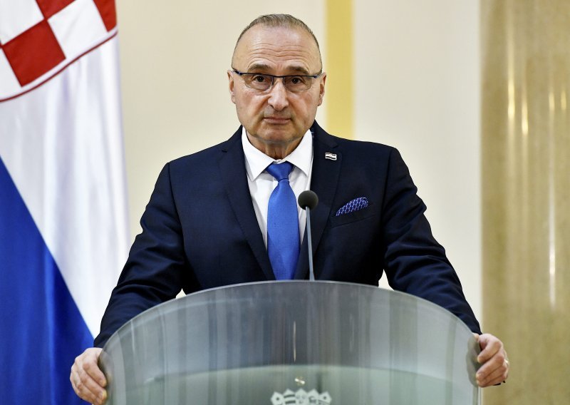 Oglasilo se Ministarstvo o slučaju Sabljak i 'odbrusilo' Grmoji: 'To mu je itekako poznato'