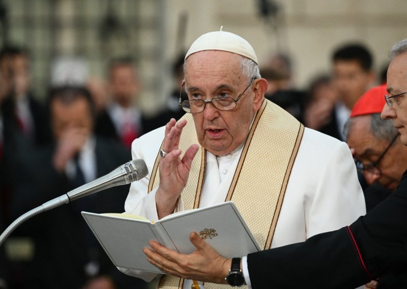 Papa je potpisao pismo odreknuća od službe u slučaju lošega zdravlja