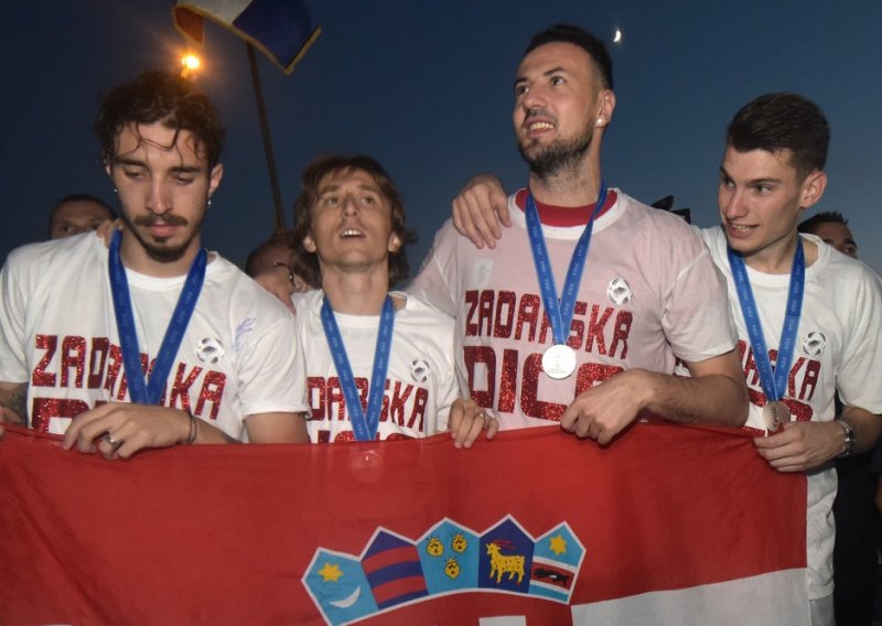 Ima nešto što ih spaja: Naš bivši vratar Danijel Subašić otkrio kako se navija u njegovom domu, ali i posebnog Livakovićevog navijača