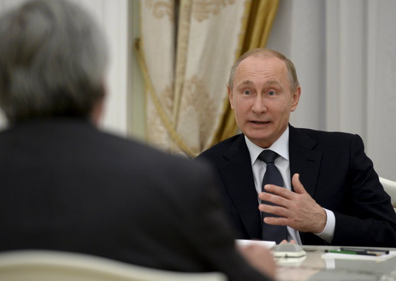 Putin produljio zabranu uvoza hrane sa Zapada za godinu dana
