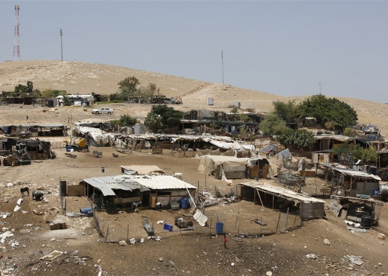 Izraelski zastupnici traže deložaciju stanovnika iz beduinskog naselja