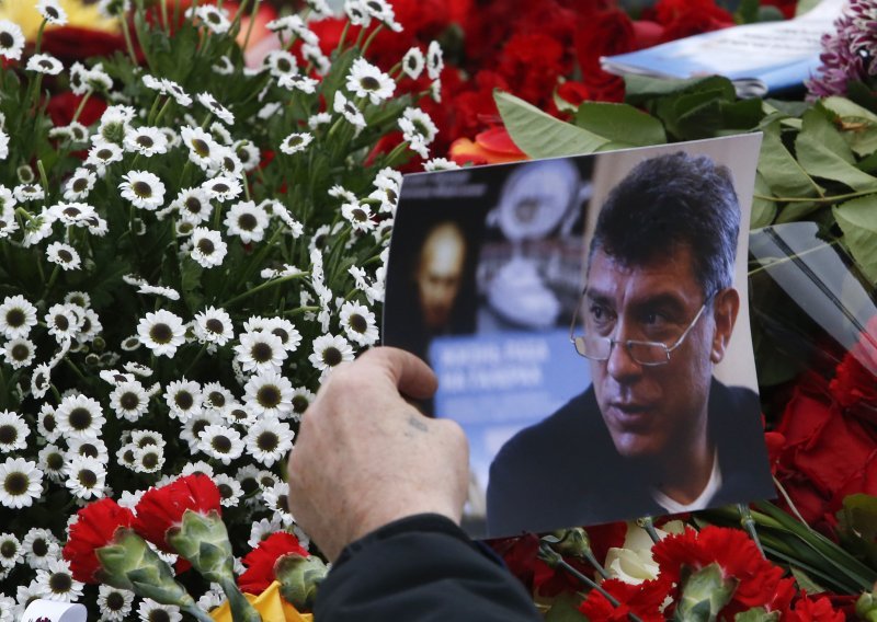 Pet teorija o ubojstvu Borisa Nemcova